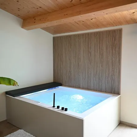 Dimora Aurora Luxury Affittacamere 4*
